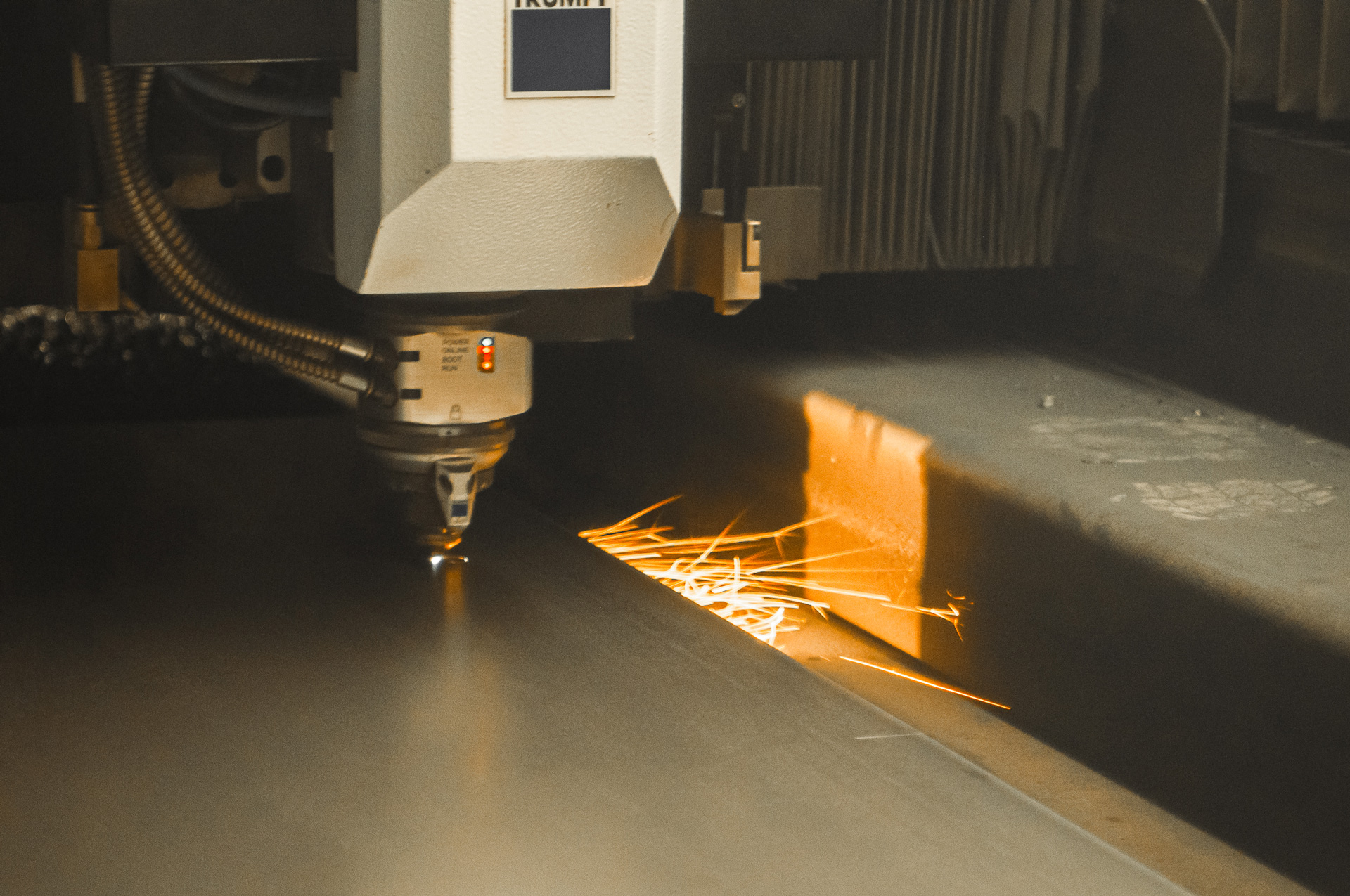 laser-cutting-hader